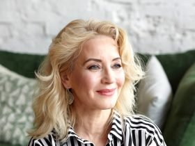 5 Methods to Have Voluminous and Attractive Hair in Center Age 5 Methods to Have Voluminous and Attractive Hair in Center Age